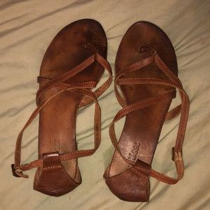 BROWN LEATHER STRAP SANDALS